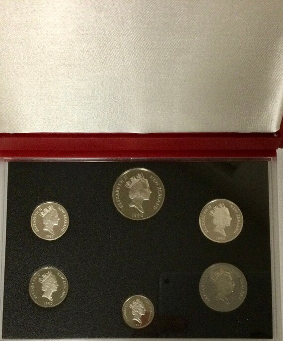 1990 Reserve Bank of New Zealand Gem Silver Proof Set in Leather