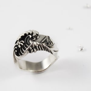 Hokusai Ring - Silver Unisex Ring - The Great Wave