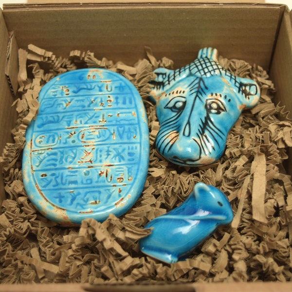 Coffret Egypte antique Petite Gerboise Egyptienne, Pendentif "Tête de Lionne" et Dos de Scarabée