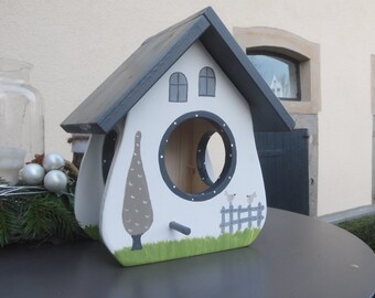 Vogelhaus mit Zaun grün Vogelhäuschen Futterhäuschen Nistkasten Vogelvilla