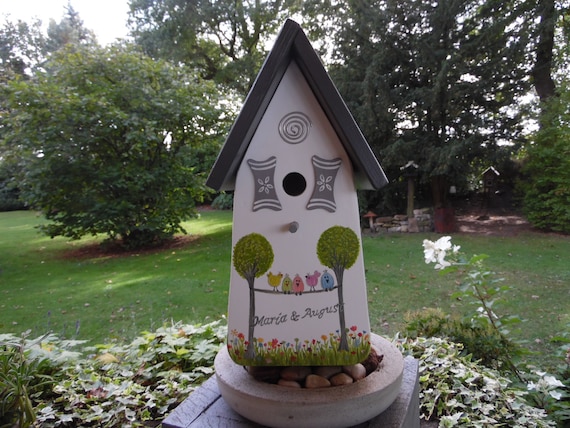 Personalisiertes Vogelhaus aus Holz | Vogelvilla mit Namen nach Wunsch | Handgemachter Nistkasten Geschenk | Gartendeko ländlich Unikat