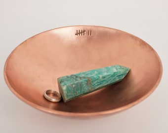 Regalo de cobre - Regalo de 7º aniversario para ella - Cuenco de cobre - Estampado a mano - Regalo personalizado - Repujado - Casados - Plato grande de 17 cm
