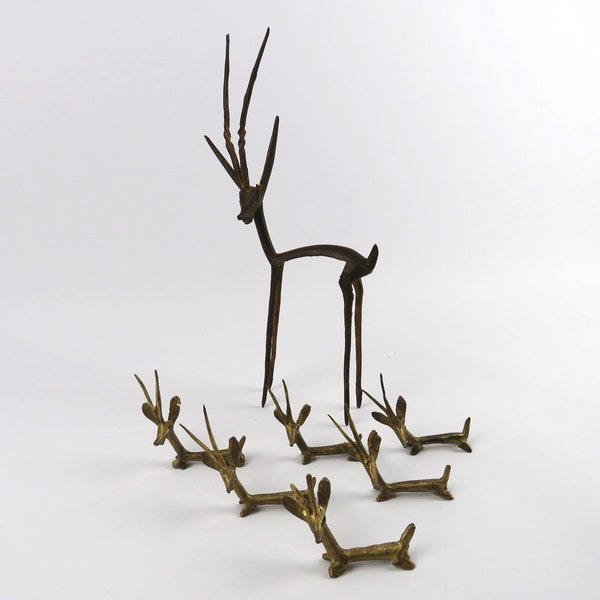 Statuettes de gazelles antilopes en laiton doré, Figurines brutalistes de gazelle en bronze patiné, Porte-couteaux gazelle,Art africain 1950