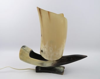 Vintage horn lamp 1950s–60s, sculpted natural horn table lamp, rustic chalet lodge mountain decor, organic horn lighting