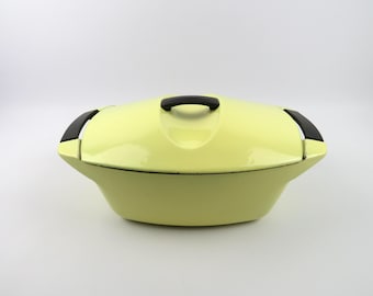 Le Creuset Coquelle Raymond Loewy size 45, vintage yellow enamel cast iron Dutch oven, French modernist design, mid-century french cookware
