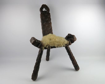 Brutalist wooden tripod stool with sheepskin, Three legged spanish stool, Tripod birthing stool chair, Stool with removable legs, Rustic