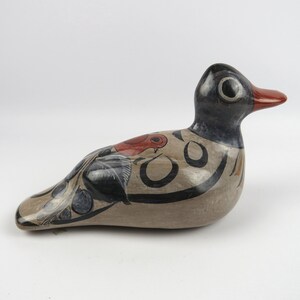 Tonalá Mexico terracotta duck figurine, Traditional mexican pottery, Hand-painted clay bird statue, South-american folk art