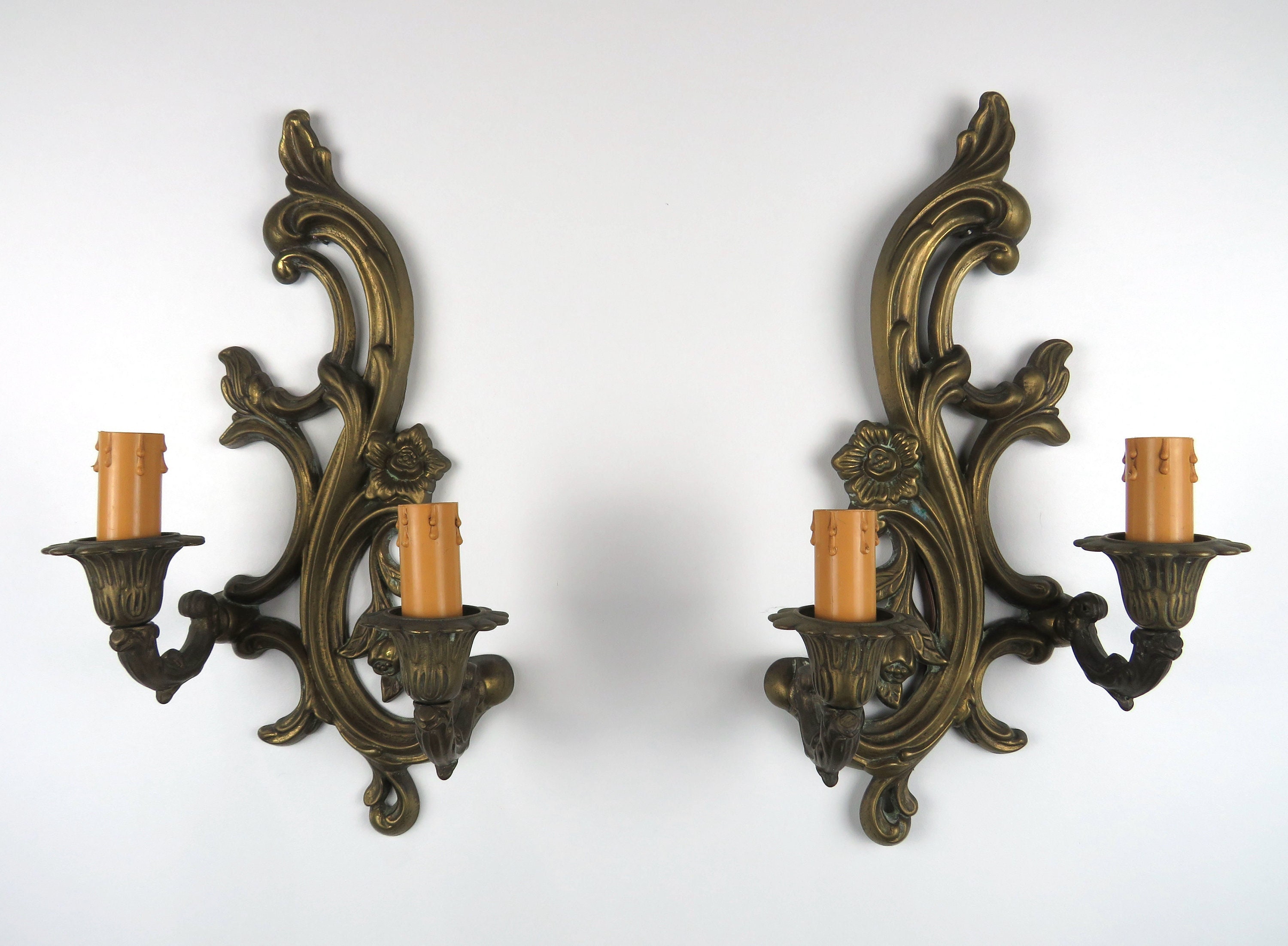 Paire d'appliques Murales en Bronze Louis Xv Rocaille, Appliques Rococo à Deux Bras, Lampes Feuilles