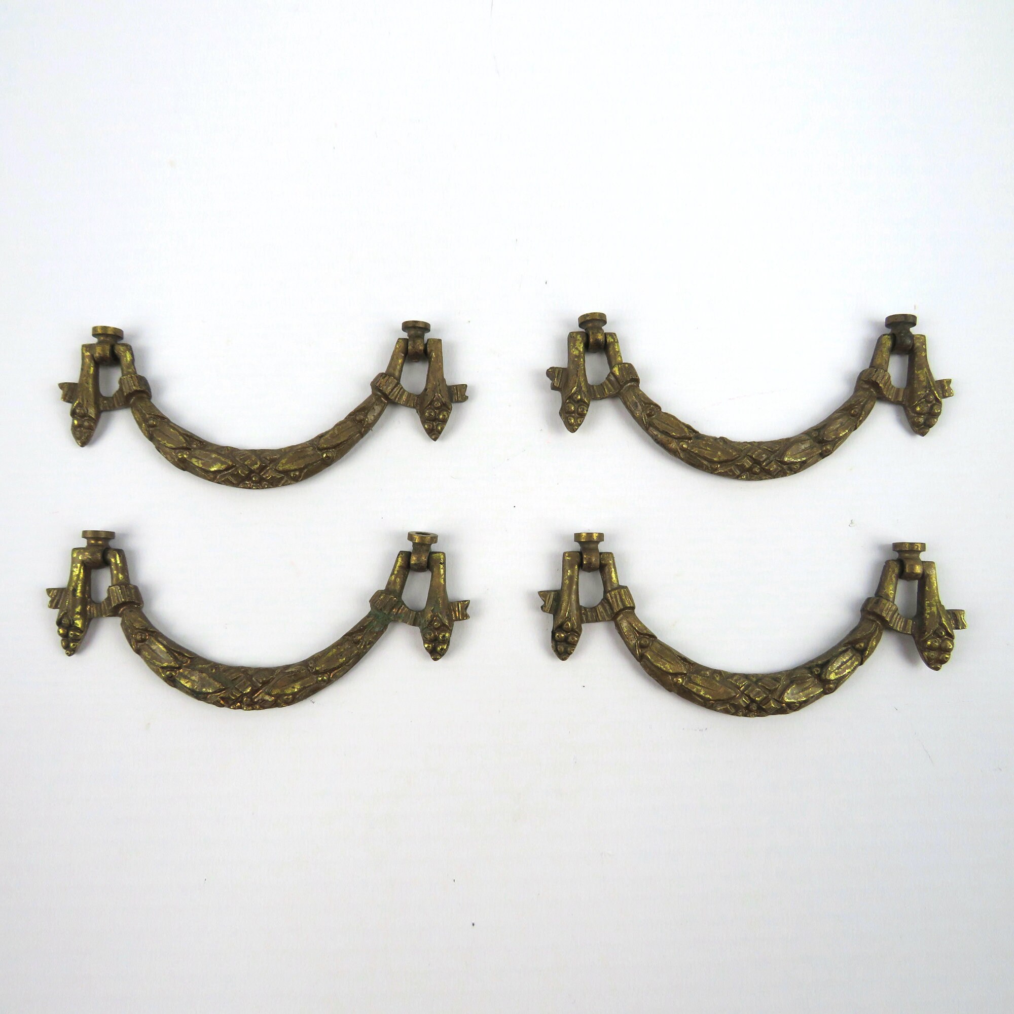 anciennes poignées de tiroir en bronze laiton set 4, garnitures frontons commodes meubles antiques français, ormolu demi-lunes fin xixeme