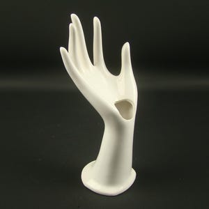 Vintage hand-shaped jewelry holder, White ceramic hand ring holder, Hand shaped bud vase, Unique gift for women, Vintage bathroom decor