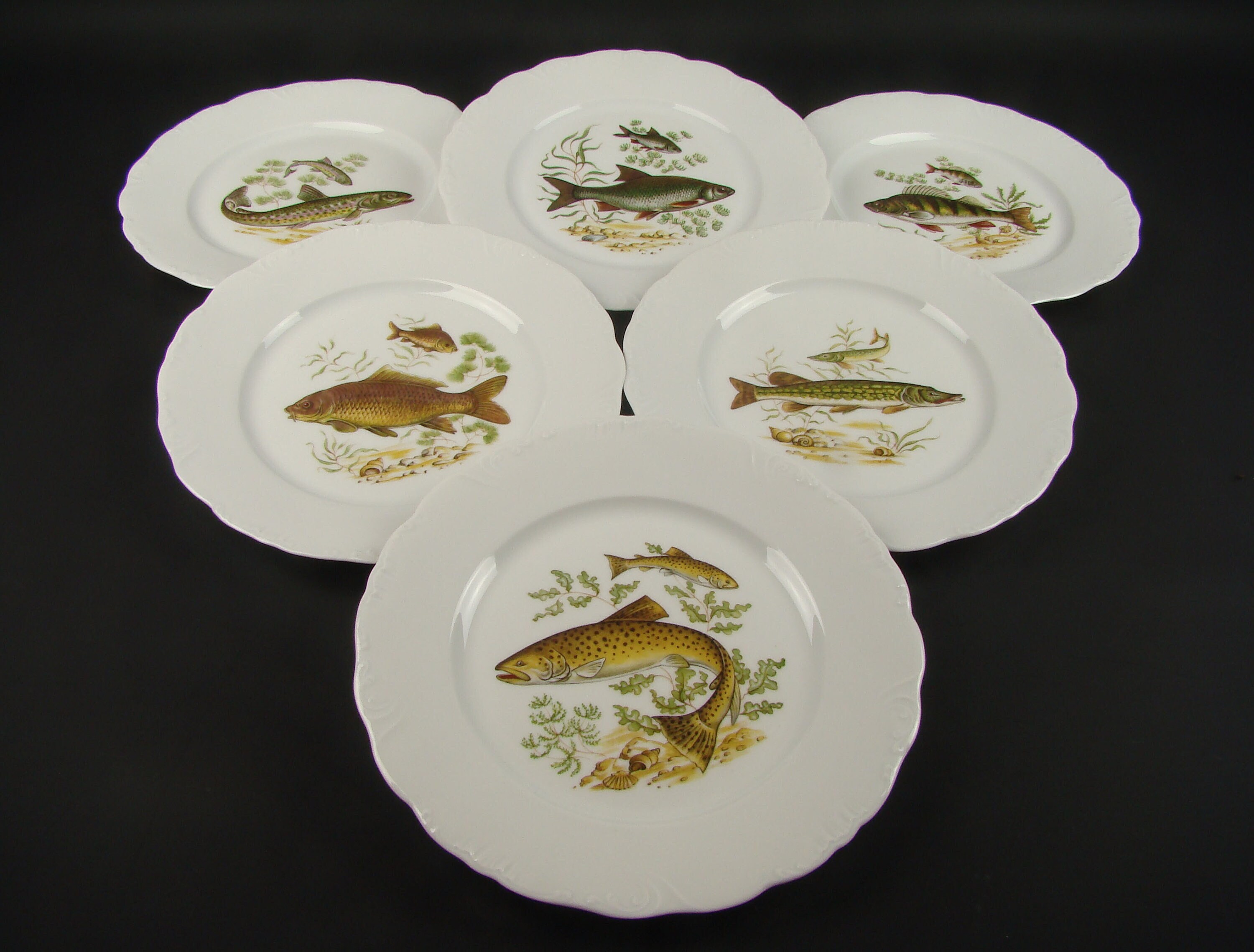 Assiettes à Poisson en Porcelaine de Limoges, Six Assiettes Dépareillées Poissons d'eau Douce, Plats
