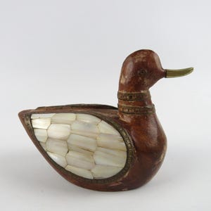 Handcrafted Rajasthan bird sculpture, Wooden bird sculpture with brass & mother-of-pearl inlays, Indian craftsmanship, Indian folk Art 1950s