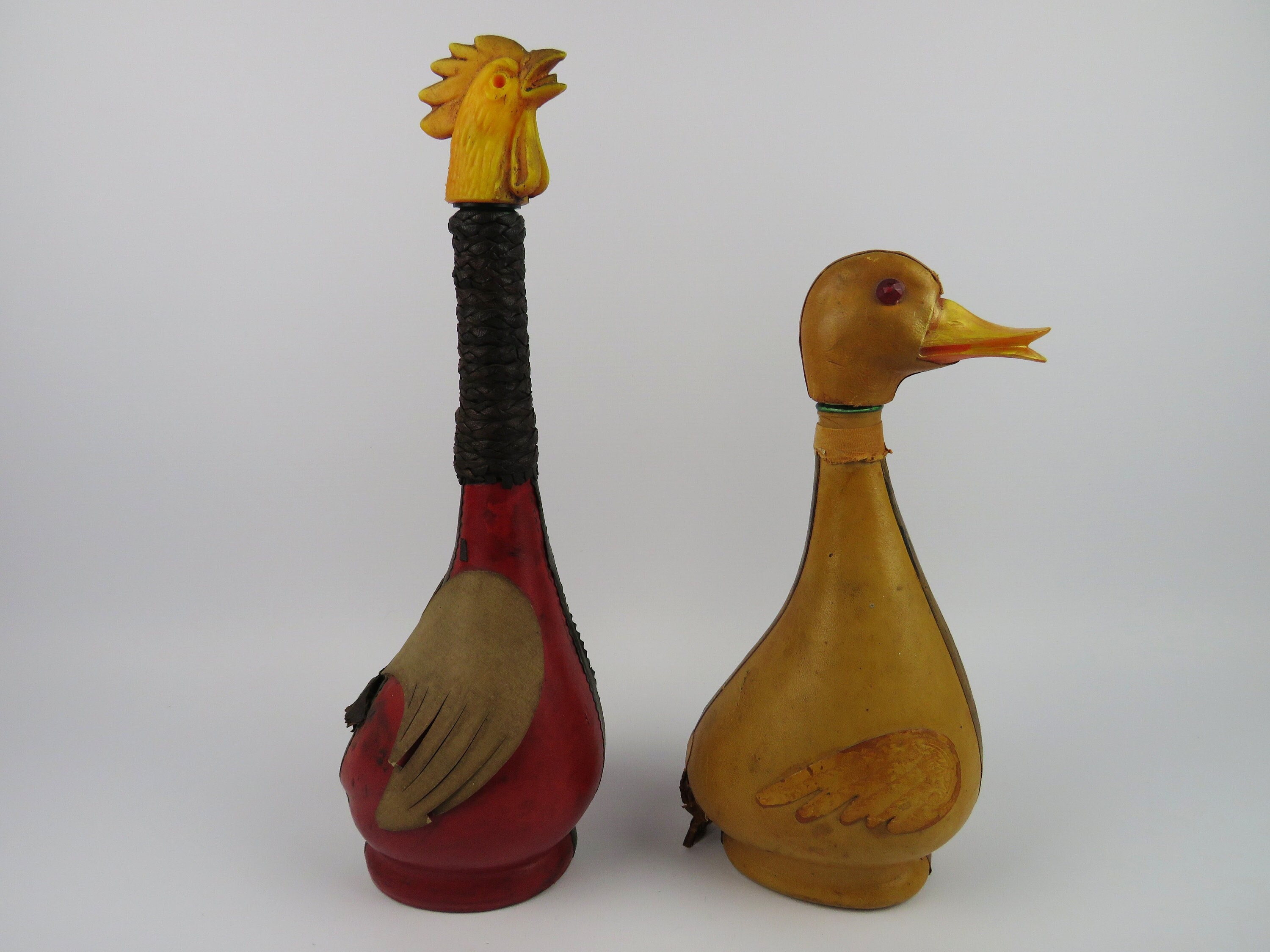 2 Carafes Italiennes Vintage en Cuir, Bouteilles Forme de Canard et Coq, Zoomorphes Recouvertes Kits
