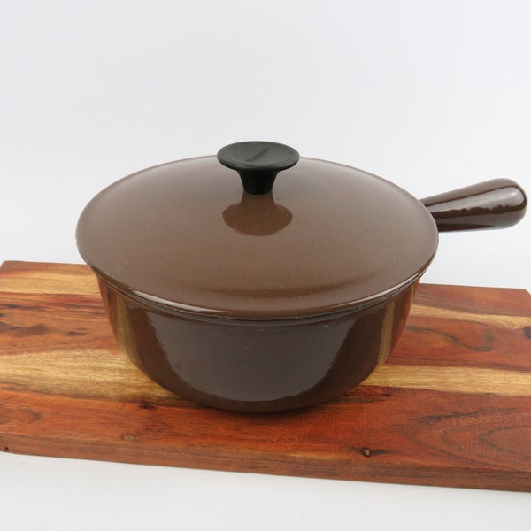 Casserole en fonte Cousances Le Creuset vintage 20 cm, Faitout cocotte avec couvercle et poignée en fonte marron, Marmite à mijoter en fonte