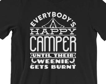 Lustige glücklich Camper Camping T Shirt | Camping Tshirt | Lustige Camping | Camping-Kleidung | Wandern T Shirts | Ich liebe Camping | Lustige Camping T-Shirt