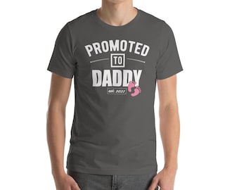 Mens Vintage Promoted to Daddy 2021 New Dad Baby Girl Shirt, New Dad, Future Dad, New Daddy, Expecting Dad, New Dad 2021, Pregnancy Announce