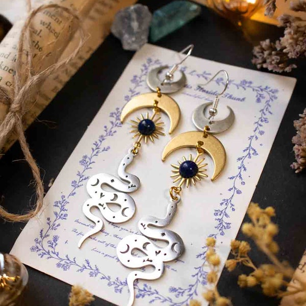 Boucles d'oreille Solstice du Serpent avec lapis lazuli et croissant de lune