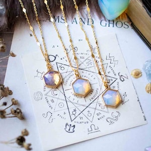 Faceted hexagon opaline pendant - Gold-plated brass chain - Thrima