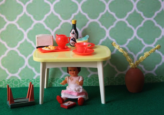 table for dollhouse to sit on