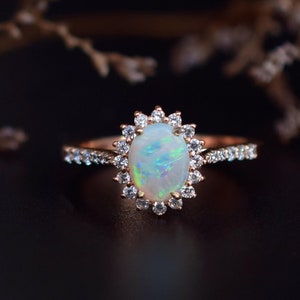 Austalian Opal Ring, Vintage Opal Engagement Ring, Gold Opal Ring, Women&#39;s Opal Ring, Oval Opal Ring, Halo Opal Ring, Opal Wedding Ring