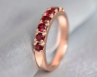 Anel personalizado com meia aliança de granada, estilo vintage, em ouro rosa, estilo art déco, anel de noivado, pedra de nascimento de janeiro.