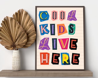 Impresión de carta de nota de rescate estilo papel, impresión Cool Kids Live Here, arte de pared retro de dormitorio, arte de pared de tipografía funky, arte de pared de tipografía