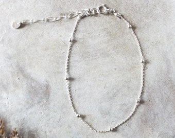 Dainty silver beaded bracelet , Thin sterling silver chain bracelet, Minimalist silver bracelet, Simple beaded jewelry