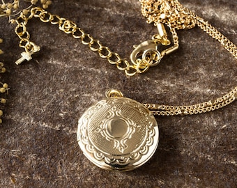 Vintage Gold Locket Necklace: Engraved Medallion Pendant