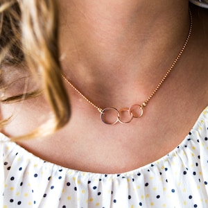 Rose gold interlocking rings necklace, Dainty 3 generations necklace, Rose gold filled necklace family, Simple bff necklace Geometric choker