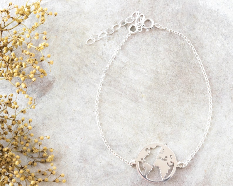 Travel jewelry gifts Delicate adjustable globe bracelet Dainty silver bracelets for women with world map charm Going away gift for her