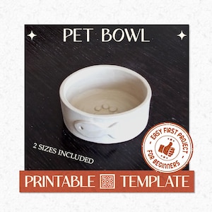Könnte beinhalten: Eine weiße Keramikschale für Haustiere mit einem erhabenen Fischsymbol an der Seite und einem Pfotenabdruck am Boden. Das Bild enthält den Text PET BOWL, 2 SIZES INCLUDED, EASY FIRST PROJECT FOR BEGINNERS und PRINTABLE TEMPLATE.
