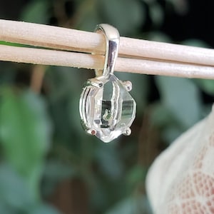 Natural Petroleum Diamond Quartz 1.66ct Double Terminated Pendant