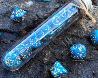 Set di 7 dadi D&D in fiaschetta per pozioni, set di dadi poliedrici blu e gialli D&D "Drago Blu", dadi Dungeons and Dragons, regalo per giocatori di giochi di ruolo fantasy