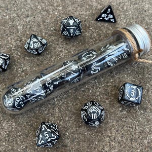 DnD 7 Dice Set in Potion Flask, &quot;Black Dragon&quot; Black White D&D Polyhedral Dice Set, Dungeons and Dragons Dice, Fantasy Rpg Gamer Gift
