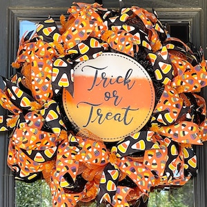 Halloween Wreath, Trick of Treat Wreath, Halloween Decor, Candy Corn Wreath, Candy Wreath, Trick or Treat, Halloween Wreath for Front Door