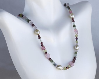 multicolor Edelsteinperlenkette mit Wassermelonen- und pinkem Turmalin, grüner Perle, grünem Turmalin, Peridot, Granat