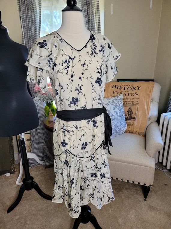 1930s Beautiful Navy and Ivory Day Dress