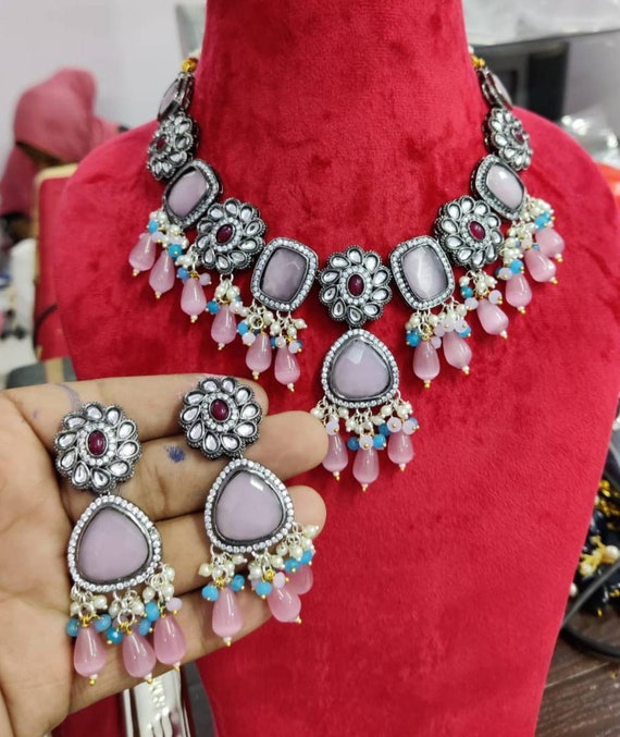 Traditional necklace shop online