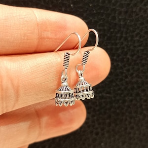 Boho handgemaakte Jhumkas-oorbellen, geoxideerde oorbellen, Jaipuri Jhumkas-oorbellen, kleine Jhumkas-oorbellen