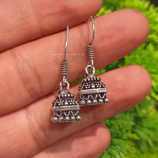 Messing Jhumka/Kleine Handgemachte traditionelle Jhumka Ohrringe/Oxidierte Jhumka/Ethno Regular Wear Ohrringe/Geschenk für Sie/Ohrringe für Frauen/Jhumki