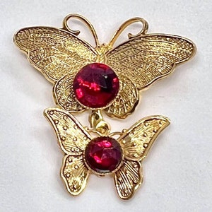 Vintage Gold Victorian Butterfly Brooch Pin Large Red Rhinestones Antique Estate Sale Find image 3