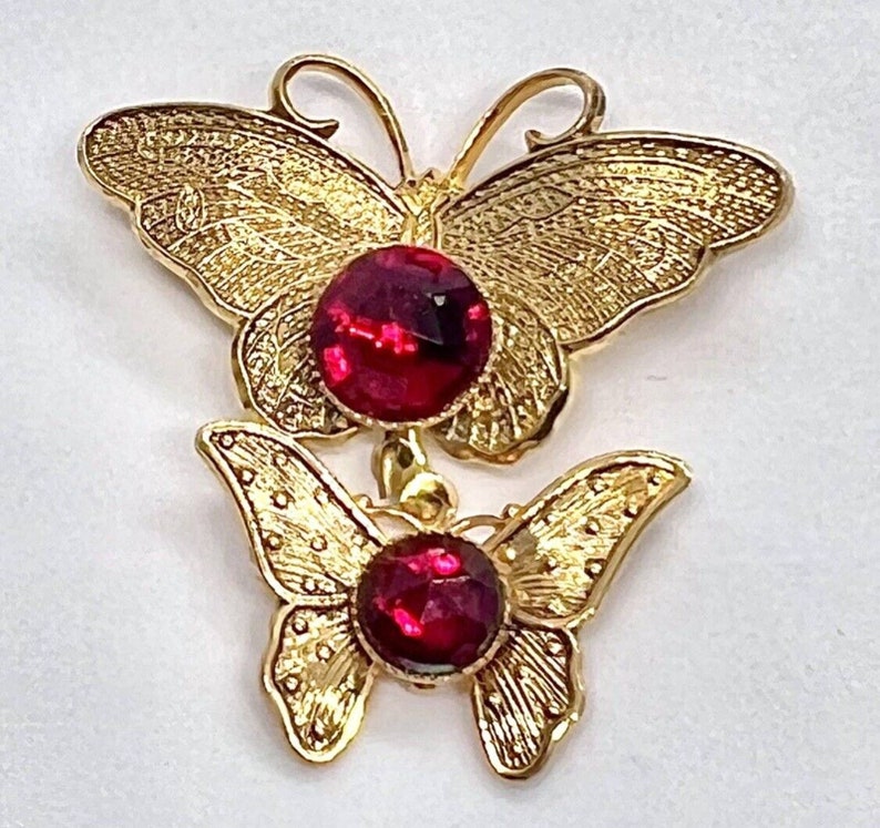 Vintage Gold Victorian Butterfly Brooch Pin Large Red Rhinestones Antique Estate Sale Find image 3