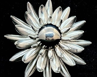 Vintage Silver Flower Brooch Daisy Pin Estate Sale Antique Fashion Jewelry 40's