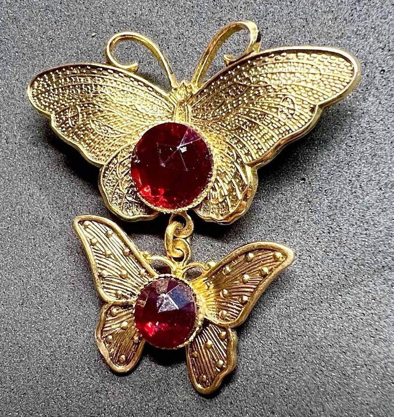 Vintage Gold Victorian Butterfly Brooch Pin Large Red Rhinestones Antique Estate Sale Find image 4