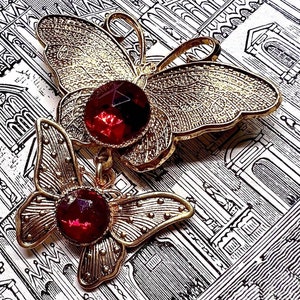 Vintage Gold Victorian Butterfly Brooch Pin Large Red Rhinestones Antique Estate Sale Find image 6