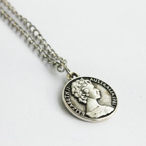 Queen Elizabeth Medallion / Elizabeth II Australia 1981 Ancient Medallion / Vintage Necklace / Ancient Silver Coin Charms / Jewelry Fitting