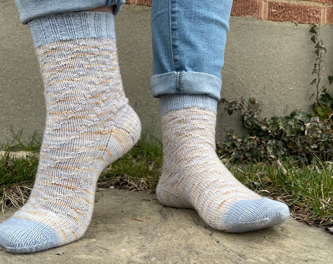 Clover Springs Socks Digital Knitting Pattern