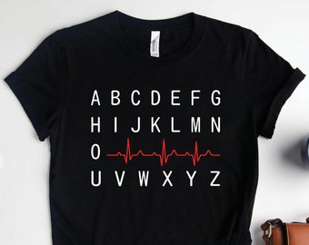 PQRST Chemise de battement de coeur alphabet infirmière, chemises d'infirmière, cadeaux d'infirmière, chemise de remise des diplômes d'infirmière, chemise de battement de coeur d'infirmière, cadeaux d'infirmières autorisées, chemises d'infirmières autorisées