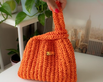 Sienna Raffia Wristlet Bag