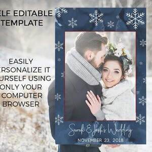 Puede incluir: Un marco de fotos de boda azul marino y rojo con detalles de copos de nieve. El marco rodea una foto de una pareja. El texto en el marco dice "Sarah & Josh's Wedding" y "November 23, 2018". El texto "SELF EDITABLE TEMPLATE" también es visible.